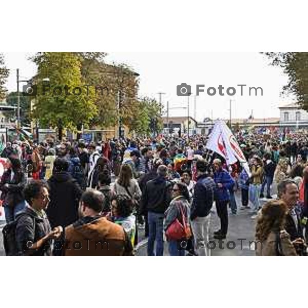 Tiziano Manzoni/LaPresse 3-10- 2025 Italia Cronaca Bergamo sciopero generale per fermo flottiglia Marzia Marchesi corteo Blocco treni stazione