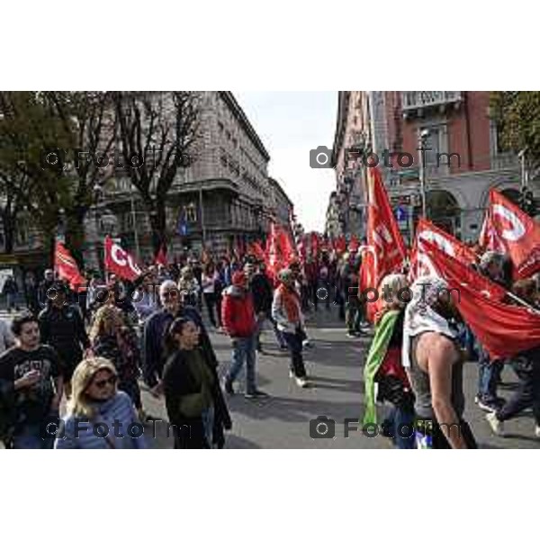Tiziano Manzoni/LaPresse 3-10- 2025 Italia Cronaca Bergamo sciopero generale per fermo flottiglia Marzia Marchesi corteo Blocco treni stazione