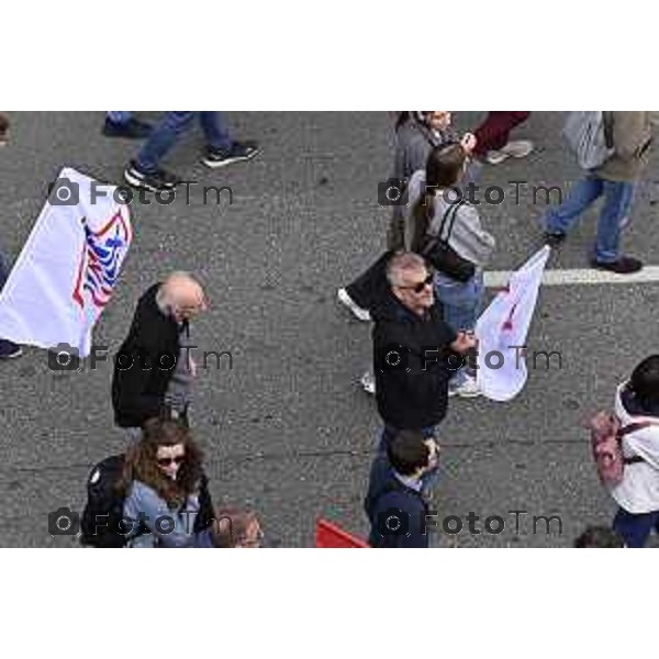 Tiziano Manzoni/LaPresse 3-10- 2025 Italia Cronaca Bergamo sciopero generale per fermo flottiglia Marzia Marchesi corteo Blocco treni stazione