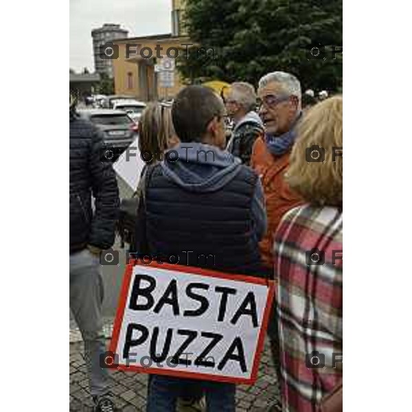 Tiziano Manzoni/LaPresse 4-10- 2025 Italia Cronaca Montello Bg protesta contro l\'inceniritore e le puzze della Montello spa