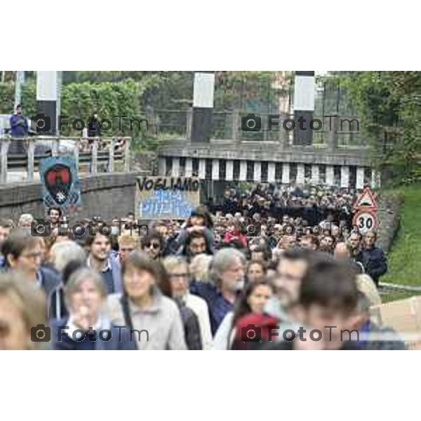 Tiziano Manzoni/LaPresse 4-10- 2025 Italia Cronaca Montello Bg protesta contro l\'inceniritore e le puzze della Montello spa