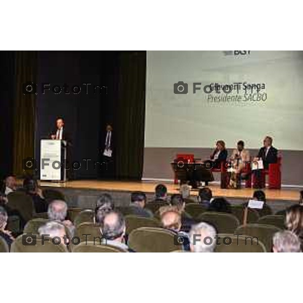 Tiziano Manzoni/LaPresse 16-10- 2025 Italia Cronaca Bergamo convegno un modello di esercizio per il collegamento ferroviario con l\'aeroporto bergamasco Franco Lucente, Assessore ai Trasporti e Mobilità sostenibile Regione Lombardia