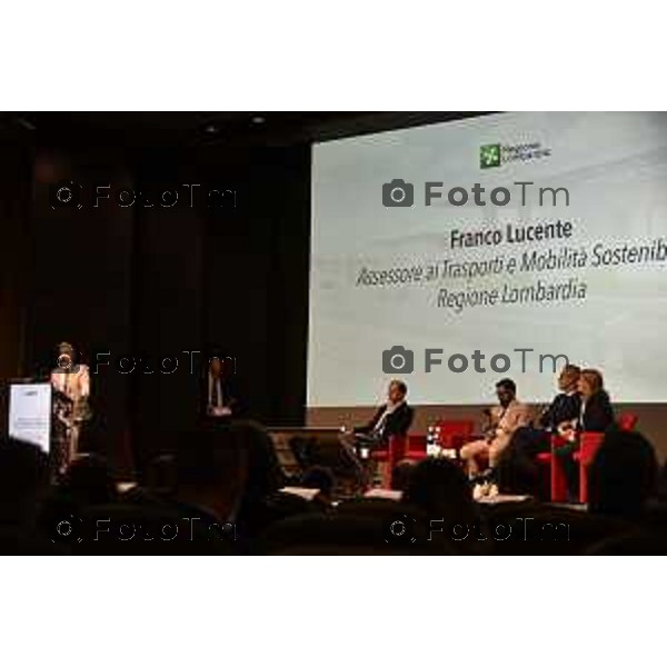 Tiziano Manzoni/LaPresse 16-10- 2025 Italia Cronaca Bergamo convegno un modello di esercizio per il collegamento ferroviario con l\'aeroporto bergamasco Franco Lucente, Assessore ai Trasporti e Mobilità sostenibile Regione Lombardia