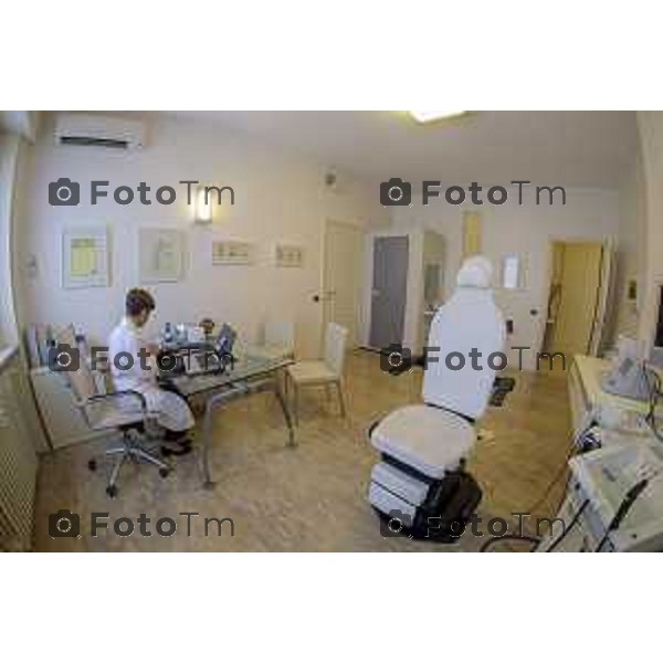Tiziano Manzoni/LaPresse 17-10- 2025 Italia Cronaca Bergamo Bergamo le sorelle gemelle Deste medici endocrinologia e otorino