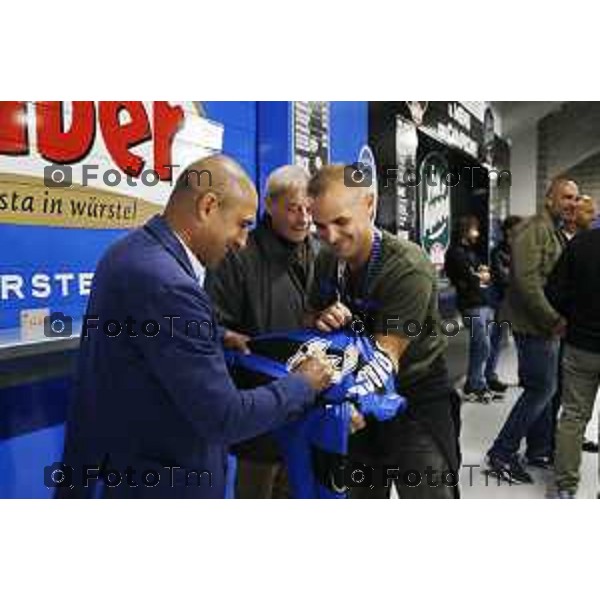 Tiziano Manzoni/LaPresse 17-09- 2025 Italia Cronaca Bergamo New Balance Arena, stadio festa Atalanta per celebrare la storica vittoria dell\'Atalanta in Europa League. nella foto vecchie glorie atalantine
