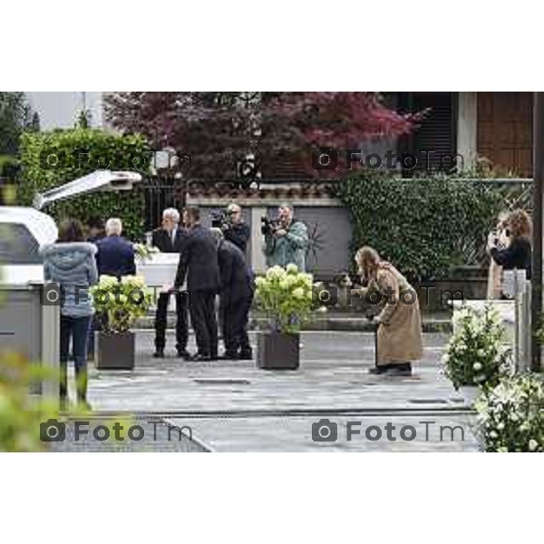 Tiziano Manzoni/LaPresse 21-10- 2025 Italia Cronaca Bergamo Villa D\'Almè arrivo della salma di Pamela Genini di Strozza assassinata una settimana fa