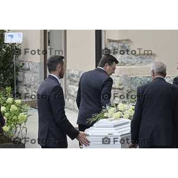 Tiziano Manzoni/LaPresse 21-10- 2025 Italia Cronaca Bergamo Villa D\'Almè arrivo della salma di Pamela Genini di Strozza assassinata una settimana fa
