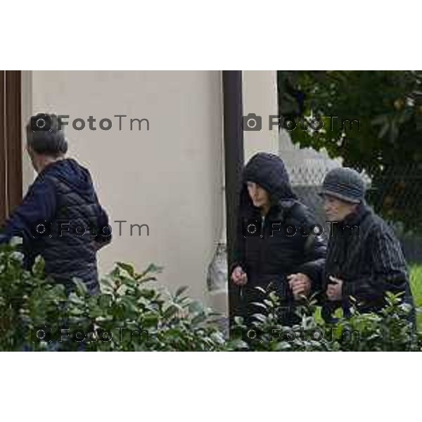 Tiziano Manzoni/LaPresse 21-10- 2025 Italia Cronaca Bergamo Villa D\'Almè arrivo della salma di Pamela Genini di Strozza assassinata una settimana fa nella foto Una Smirnova mamma di Pamela e la nonna materna