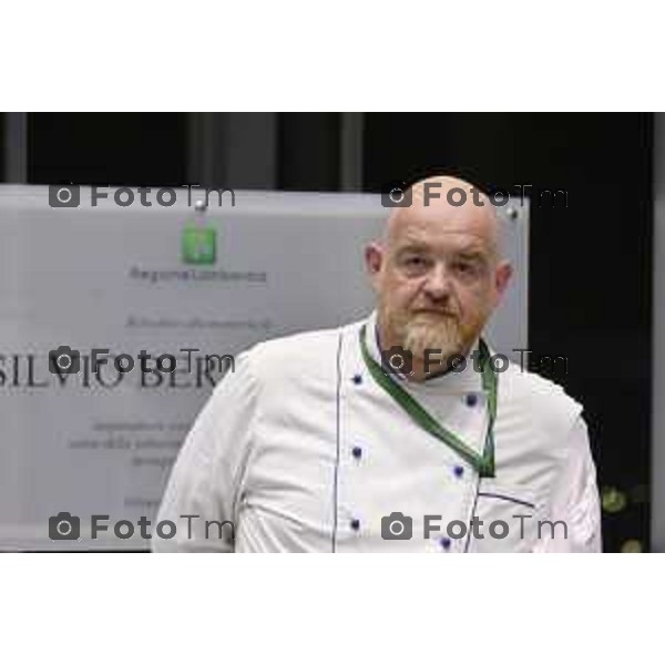 Milano Palazzo Lombardia in Regione cena SOS con imprenditori e politici Tibaldi, Rusconi Paolo Franco Locati, Nisoli, Rachele Nadia 