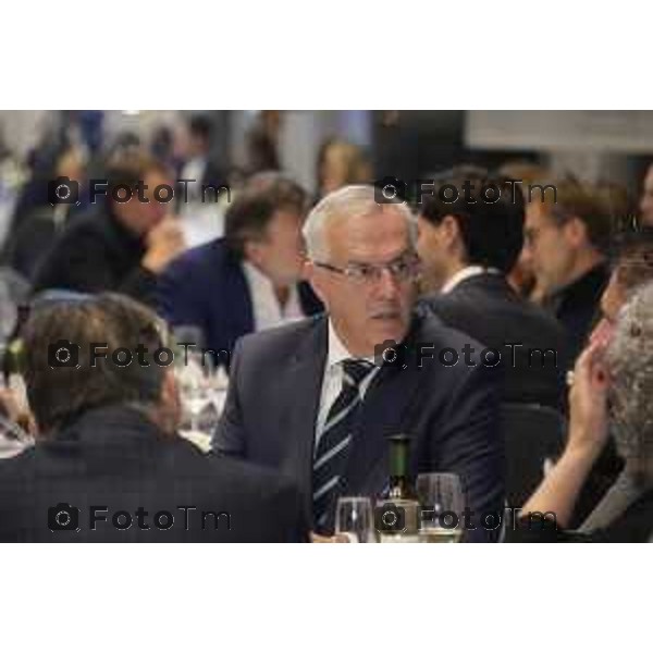 Milano Palazzo Lombardia in Regione cena SOS con imprenditori e politici Tibaldi, Rusconi Paolo Franco Locati, Nisoli, Rachele Nadia 