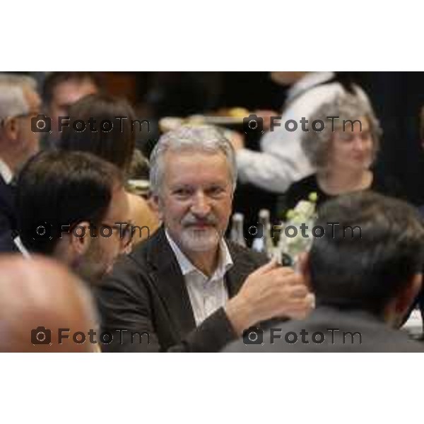 Milano Palazzo Lombardia in Regione cena SOS con imprenditori e politici Tibaldi, Rusconi Paolo Franco Locati, Nisoli, Rachele Nadia 