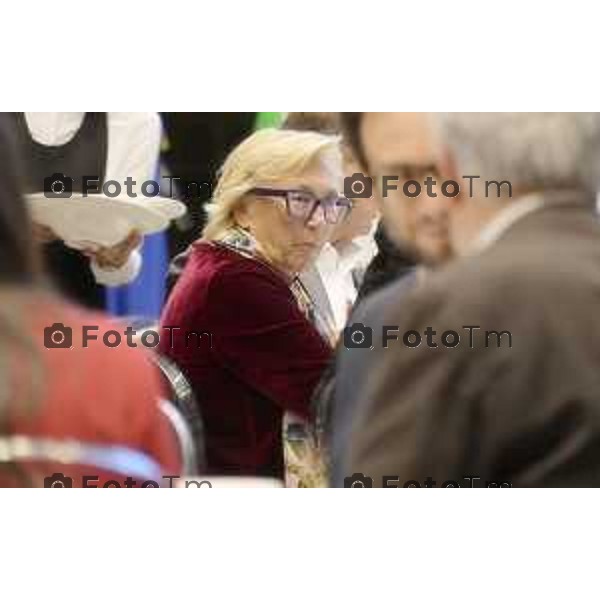 Milano Palazzo Lombardia in Regione cena SOS con imprenditori e politici Tibaldi, Rusconi Paolo Franco Locati, Nisoli, Rachele Nadia 