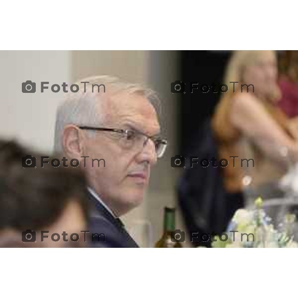 Milano Palazzo Lombardia in Regione cena SOS con imprenditori e politici Tibaldi, Rusconi Paolo Franco Locati, Nisoli, Rachele Nadia 