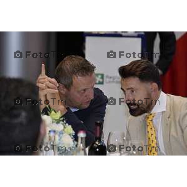 Milano Palazzo Lombardia in Regione cena SOS con imprenditori e politici Tibaldi, Rusconi Paolo Franco Locati, Nisoli, Rachele Nadia 