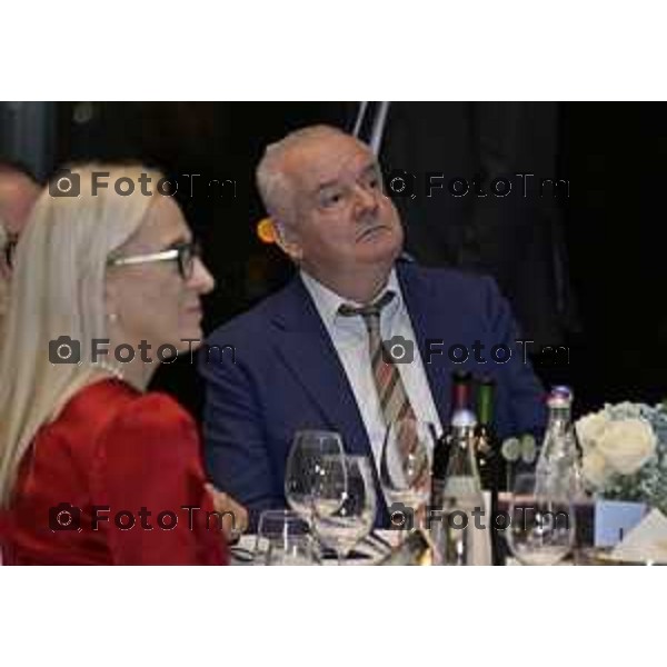 Milano Palazzo Lombardia in Regione cena SOS con imprenditori e politici Tibaldi, Rusconi Paolo Franco Locati, Nisoli, Rachele Nadia 