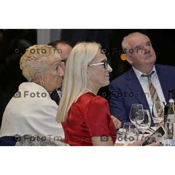 Milano Palazzo Lombardia in Regione cena SOS con imprenditori e politici Tibaldi, Rusconi Paolo Franco Locati, Nisoli, Rachele Nadia 