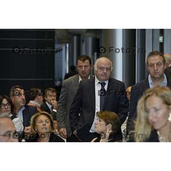 Milano Palazzo Lombardia in Regione cena SOS con imprenditori e politici Tibaldi, Rusconi Paolo Franco Locati, Nisoli, Rachele Nadia 