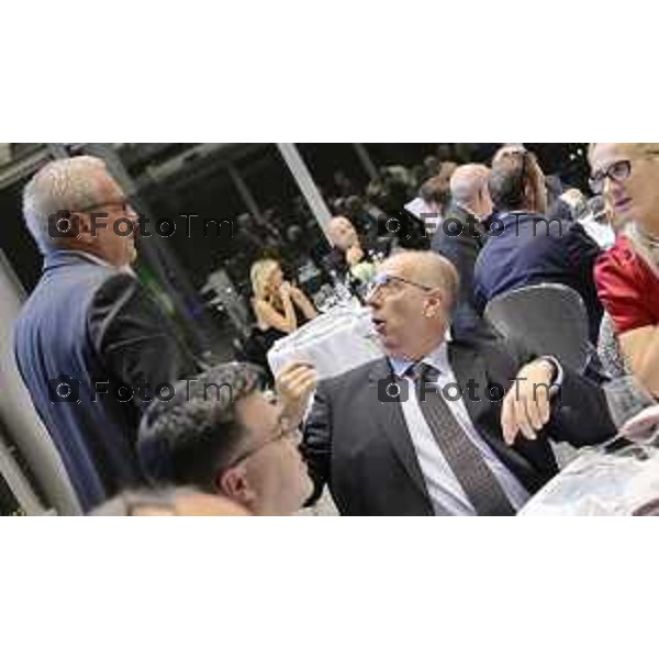 Milano Palazzo Lombardia in Regione cena SOS con imprenditori e politici Tibaldi, Rusconi Paolo Franco Locati, Nisoli, Rachele Nadia 