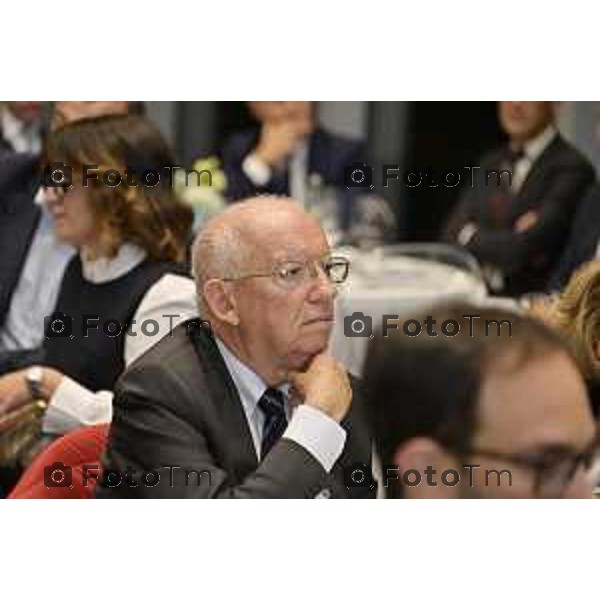 Milano Palazzo Lombardia in Regione cena SOS con imprenditori e politici Tibaldi, Rusconi Paolo Franco Locati, Nisoli, Rachele Nadia 