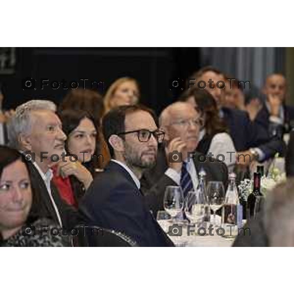 Milano Palazzo Lombardia in Regione cena SOS con imprenditori e politici Tibaldi, Rusconi Paolo Franco Locati, Nisoli, Rachele Nadia 