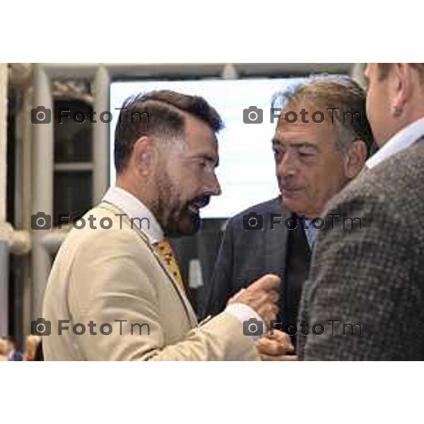 Milano Palazzo Lombardia in Regione cena SOS con imprenditori e politici Tibaldi, Rusconi Paolo Franco Locati, Nisoli, Rachele Nadia 