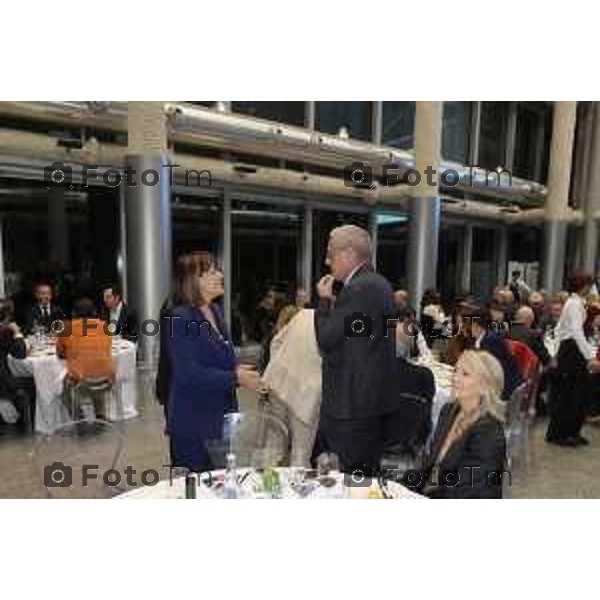 Milano Palazzo Lombardia in Regione cena SOS con imprenditori e politici Tibaldi, Rusconi Paolo Franco Locati, Nisoli, Rachele Nadia 