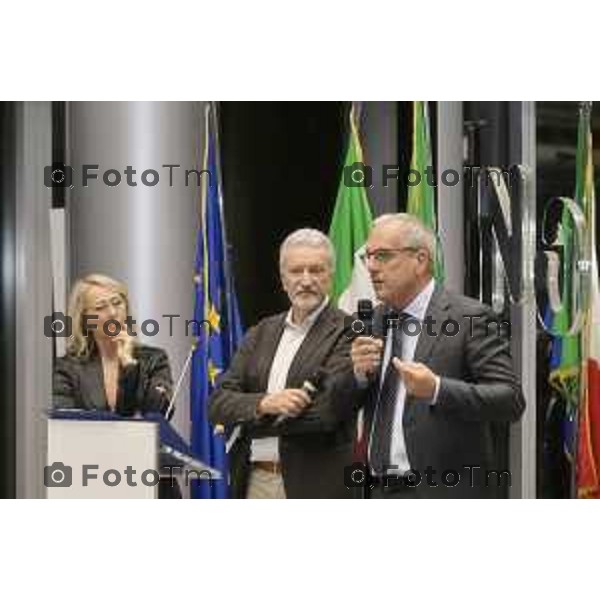 Milano Palazzo Lombardia in Regione cena SOS con imprenditori e politici Tibaldi, Rusconi Paolo Franco Locati, Nisoli, Rachele Nadia 