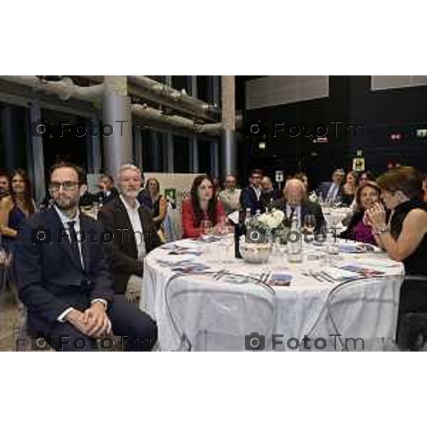 Milano Palazzo Lombardia in Regione cena SOS con imprenditori e politici Tibaldi, Rusconi Paolo Franco Locati, Nisoli, Rachele Nadia 