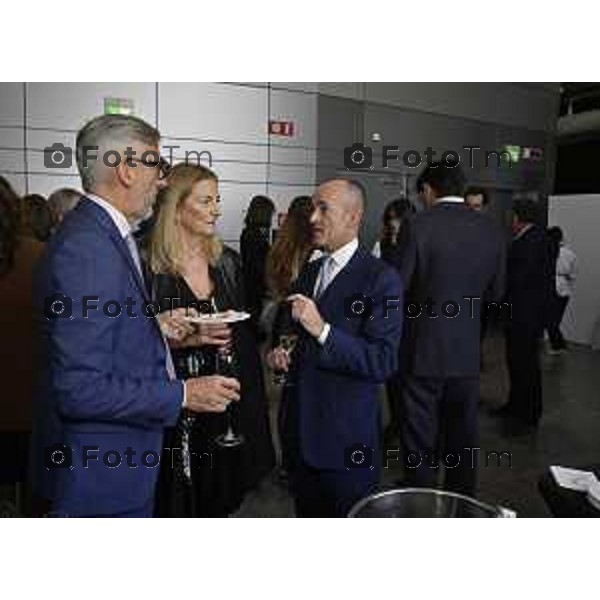 Milano Palazzo Lombardia in Regione cena SOS con imprenditori e politici Tibaldi, Rusconi Paolo Franco Locati, Nisoli, Rachele Nadia 