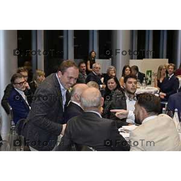 Milano Palazzo Lombardia in Regione cena SOS con imprenditori e politici Tibaldi, Rusconi Paolo Franco Locati, Nisoli, Rachele Nadia 