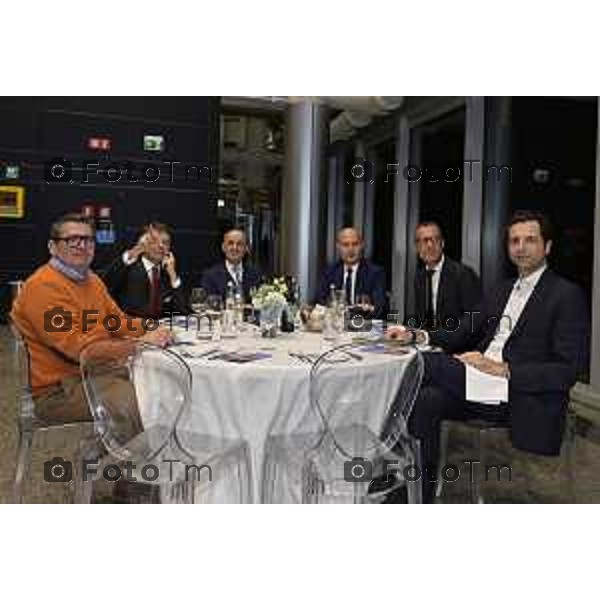 Milano Palazzo Lombardia in Regione cena SOS con imprenditori e politici Tibaldi, Rusconi Paolo Franco Locati, Nisoli, Rachele Nadia 
