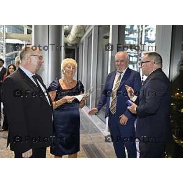 Milano Palazzo Lombardia in Regione cena SOS con imprenditori e politici Tibaldi, Rusconi Paolo Franco Locati, Nisoli, Rachele Nadia 