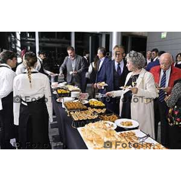 Milano Palazzo Lombardia in Regione cena SOS con imprenditori e politici Tibaldi, Rusconi Paolo Franco Locati, Nisoli, Rachele Nadia 