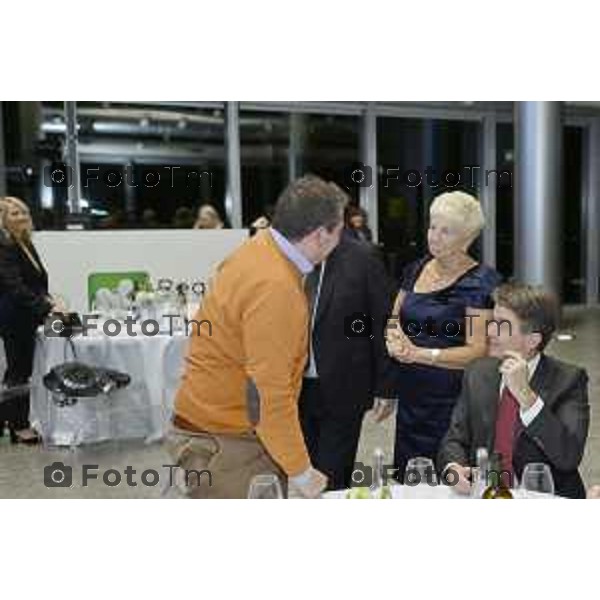 Milano Palazzo Lombardia in Regione cena SOS con imprenditori e politici Tibaldi, Rusconi Paolo Franco Locati, Nisoli, Rachele Nadia 