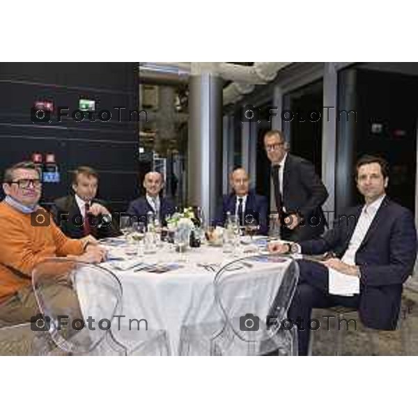 Milano Palazzo Lombardia in Regione cena SOS con imprenditori e politici Tibaldi, Rusconi Paolo Franco Locati, Nisoli, Rachele Nadia 