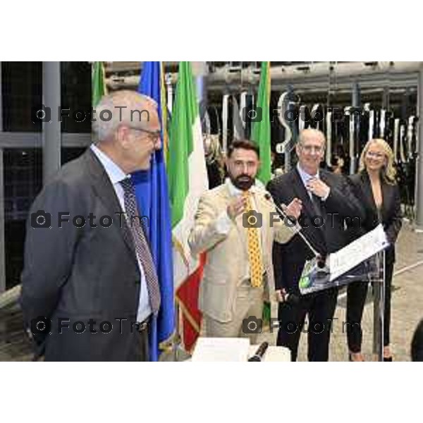 Milano Palazzo Lombardia in Regione cena SOS con imprenditori e politici Tibaldi, Rusconi Paolo Franco Locati, Nisoli, Rachele Nadia 