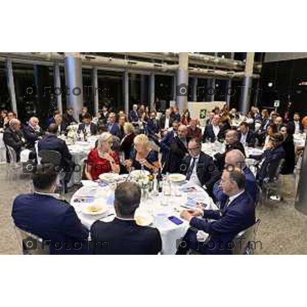 Milano Palazzo Lombardia in Regione cena SOS con imprenditori e politici Tibaldi, Rusconi Paolo Franco Locati, Nisoli, Rachele Nadia 
