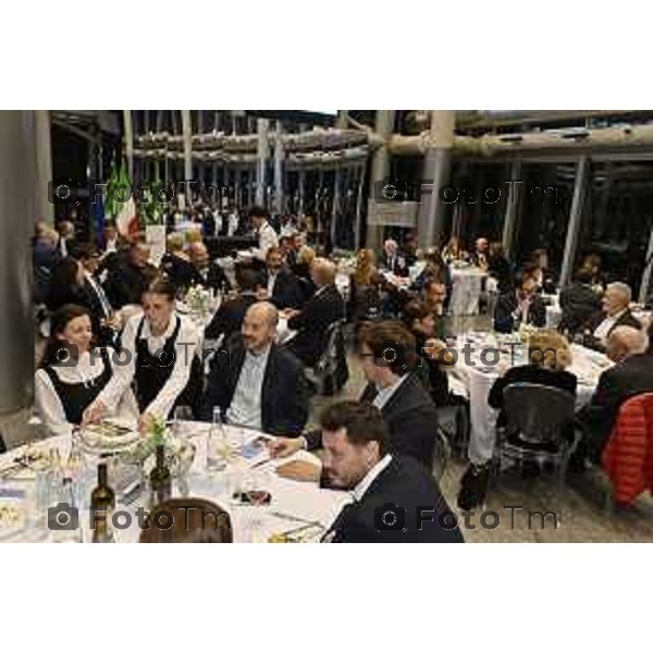 Milano Palazzo Lombardia in Regione cena SOS con imprenditori e politici Tibaldi, Rusconi Paolo Franco Locati, Nisoli, Rachele Nadia 