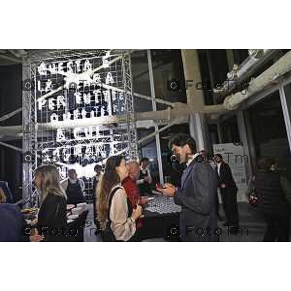 Milano Palazzo Lombardia in Regione cena SOS con imprenditori e politici Tibaldi, Rusconi Paolo Franco Locati, Nisoli, Rachele Nadia 