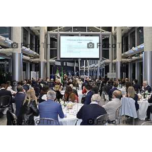 Milano Palazzo Lombardia in Regione cena SOS con imprenditori e politici Tibaldi, Rusconi Paolo Franco Locati, Nisoli, Rachele Nadia 
