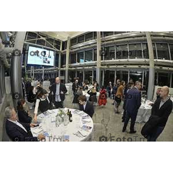 Milano Palazzo Lombardia in Regione cena SOS con imprenditori e politici Tibaldi, Rusconi Paolo Franco Locati, Nisoli, Rachele Nadia 