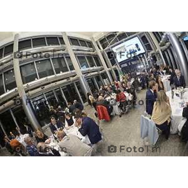 Milano Palazzo Lombardia in Regione cena SOS con imprenditori e politici Tibaldi, Rusconi Paolo Franco Locati, Nisoli, Rachele Nadia 