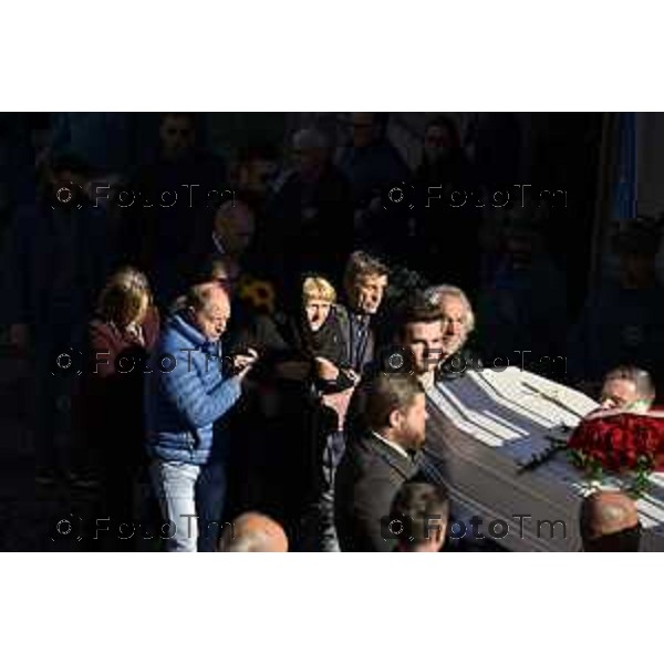 Tiziano Manzoni/LaPresse 24-10- 2025 Italia Cronaca Bergamo Strozza Bg Valle Imagna funerale della giovane Pamela Genini morta per femminicidio