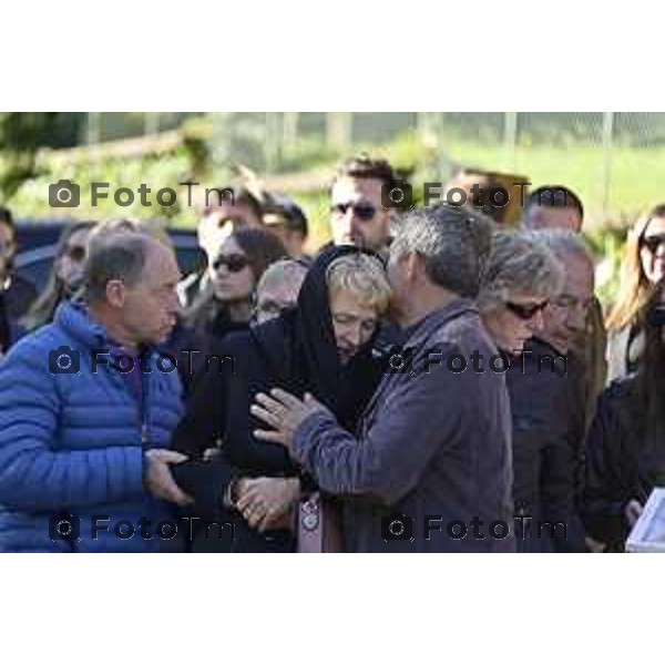 Tiziano Manzoni/LaPresse 24-10- 2025 Italia Cronaca Bergamo Strozza Bg Valle Imagna funerale della giovane Pamela Genini morta per femminicidio