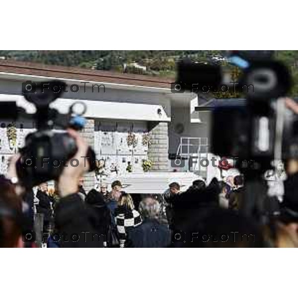 Tiziano Manzoni/LaPresse 24-10- 2025 Italia Cronaca Bergamo Strozza Bg Valle Imagna funerale della giovane Pamela Genini morta per femminicidio