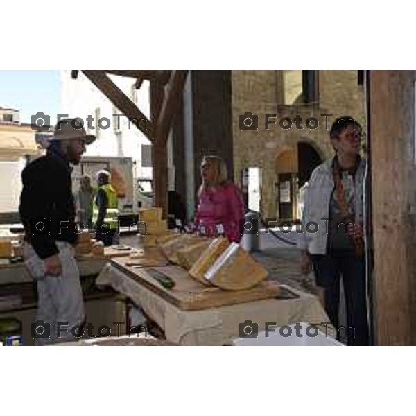 Tiziano Manzoni/LaPresse 24-10- 2025 Italia Cronaca Bergamo Bergamo inaugurazione Forme, il decennale della manifestazione.