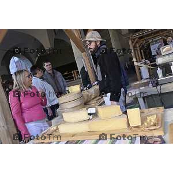 Tiziano Manzoni/LaPresse 24-10- 2025 Italia Cronaca Bergamo Bergamo inaugurazione Forme, il decennale della manifestazione.