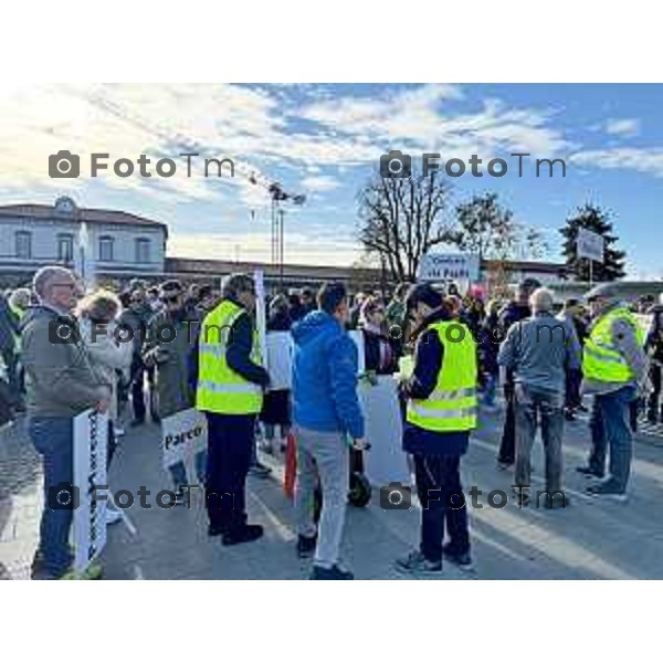 Tiziano Manzoni/LaPresse 25-10- 2025 Italia Cronaca Bergamo Comitato Noi Bergamo Insieme. ergamo Riunione dei comitati e gruppi promotori in vista della “Manifestazione Pacifica e Apartitica” contro degrado urbano e la sicurezza della città di Bergamo.
