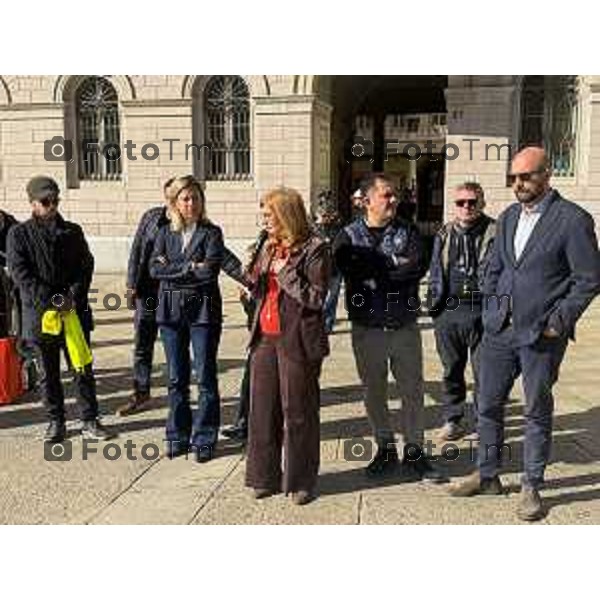 Tiziano Manzoni/LaPresse 25-10- 2025 Italia Cronaca Bergamo Comitato Noi Bergamo Insieme. ergamo Riunione dei comitati e gruppi promotori in vista della “Manifestazione Pacifica e Apartitica” contro degrado urbano e la sicurezza della città di Bergamo.