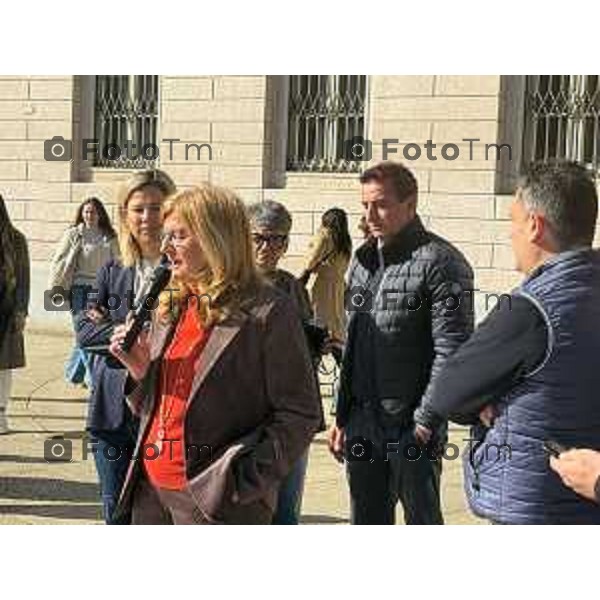 Tiziano Manzoni/LaPresse 25-10- 2025 Italia Cronaca Bergamo Comitato Noi Bergamo Insieme. ergamo Riunione dei comitati e gruppi promotori in vista della “Manifestazione Pacifica e Apartitica” contro degrado urbano e la sicurezza della città di Bergamo.